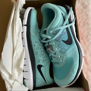 BNIB Womens Nike flex shoes